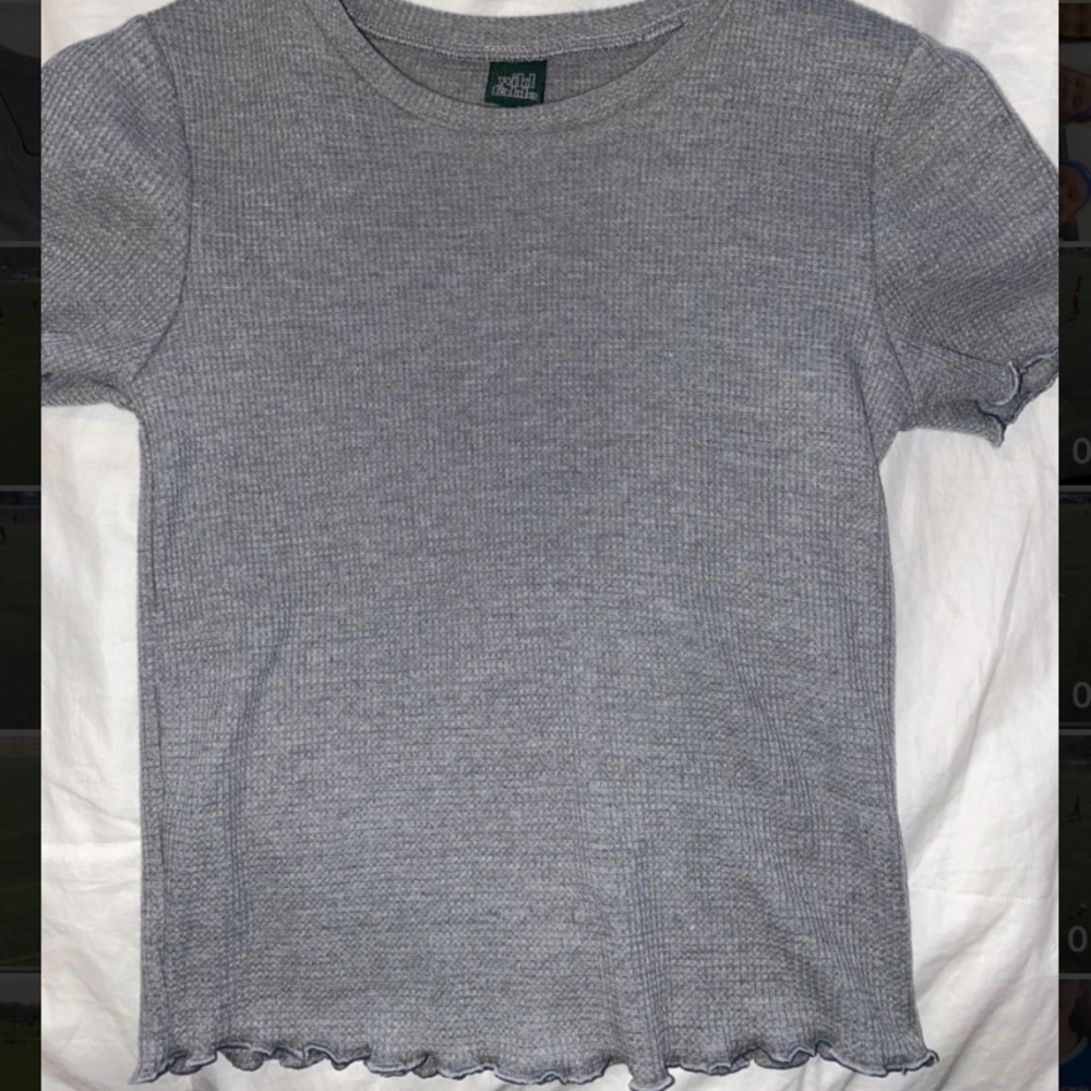 Size extra small gray slightly cropped top